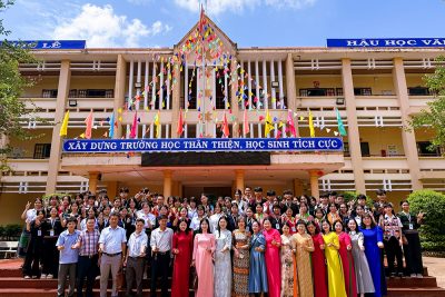 Sở Giáo dục và Đào tạo Lâm Đồng công bố các quyết định điều động, bổ nhiệm cán bộ quản lý trường học